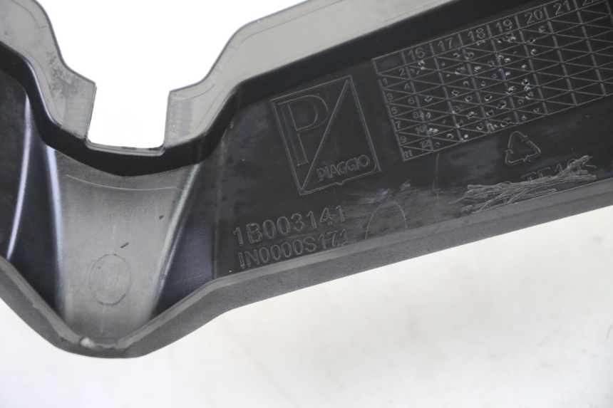 photo de JONCTION CARENAGE AVANT APRILIA SR 2T 50 (2018 - 2022) - Points de fixation