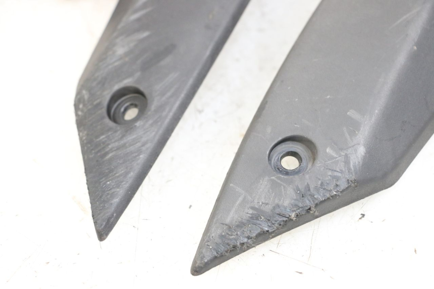 photo de JONCTION CARENAGE AVANT PEUGEOT STREETZONE 2T 50 (2014 - 2019) - Détail de la pièce