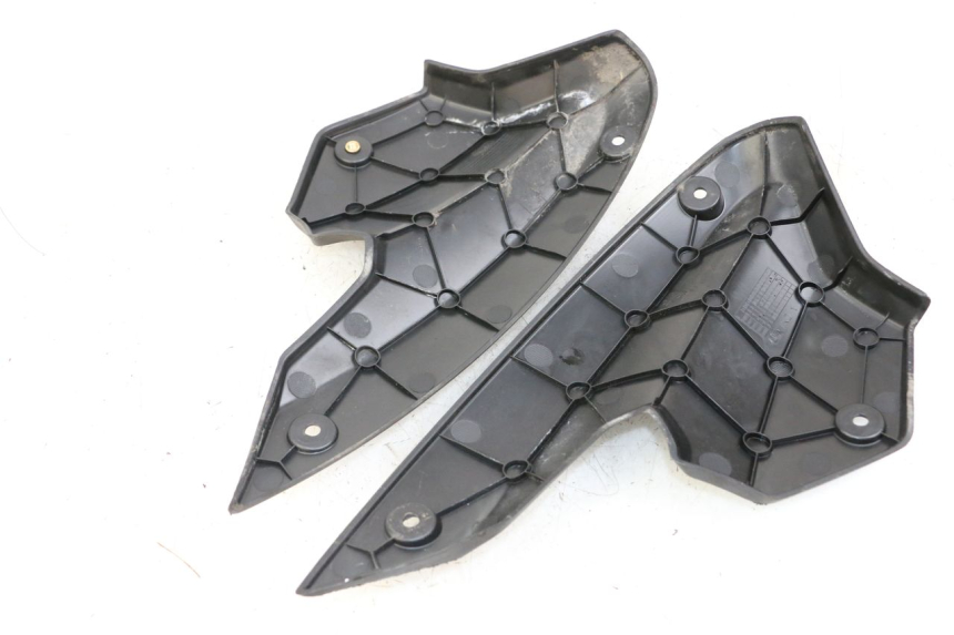 photo de JONCTION CARENAGE AVANT PEUGEOT STREETZONE 2T 50 (2014 - 2019) - Zoom état d’usage