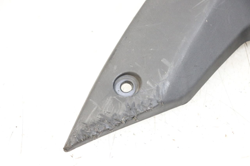 photo de JONCTION CARENAGE AVANT PEUGEOT STREETZONE 2T 50 (2014 - 2019) - Gros plan technique