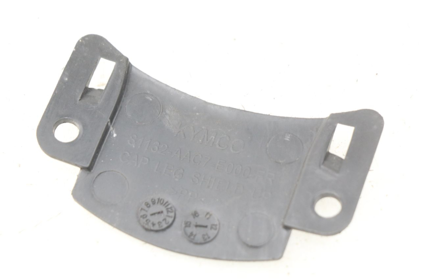 photo de JONCTION CARENAGE AVANT SUP KYMCO AGILITY FR 2T 50 (2012 - 2017) - Détail de la pièce