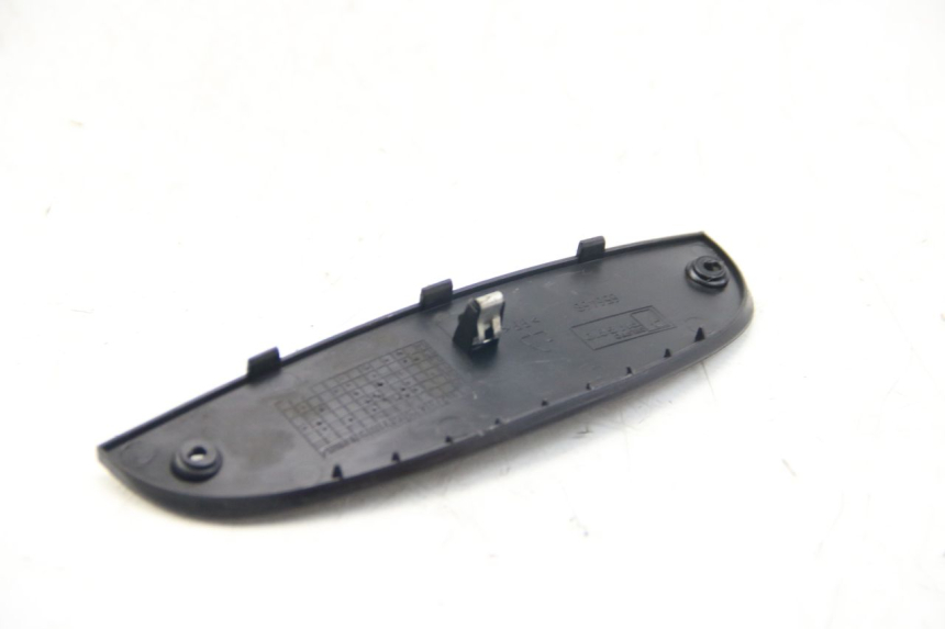 photo de JONCTION CARENAGE AVANT SUP PIAGGIO BEVERLY 125 (2010 - 2015) - Zoom état d’usage