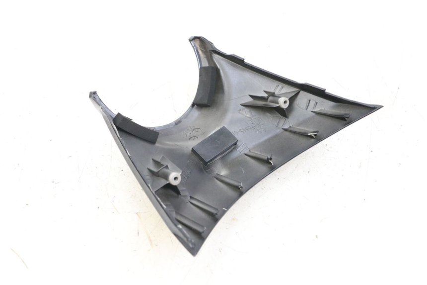 photo de JONCTION CARENAGE AVANT SUP YAMAHA BW'S BWS 125 (2010 - 2013) - Détail de la pièce