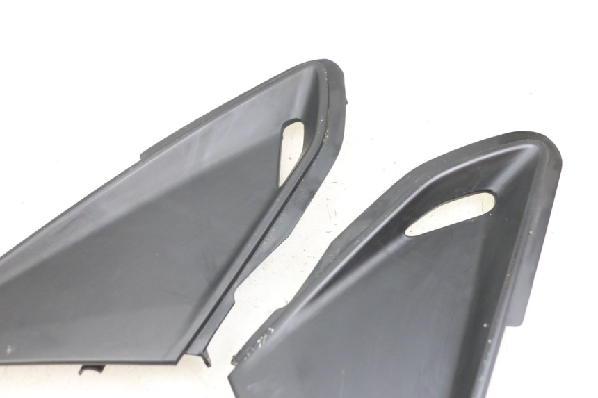 photo de JONCTION CARENAGE AVANT SUP KYMCO DINK STREET 125 (2009 - 2014) - Zoom état d’usage