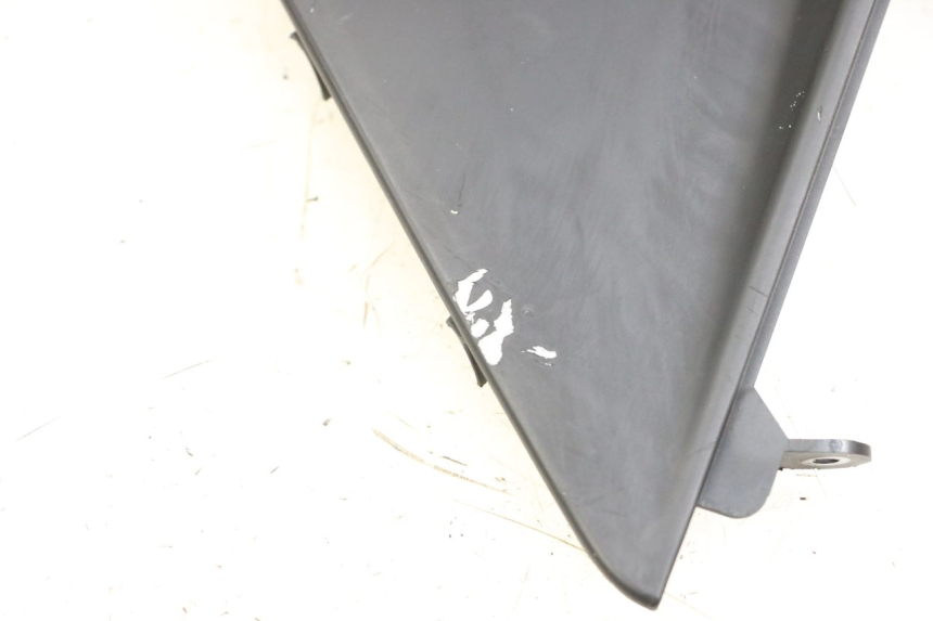 photo de JONCTION CARENAGE AVANT SUP KYMCO DINK STREET 125 (2009 - 2014) - Autre angle de vue