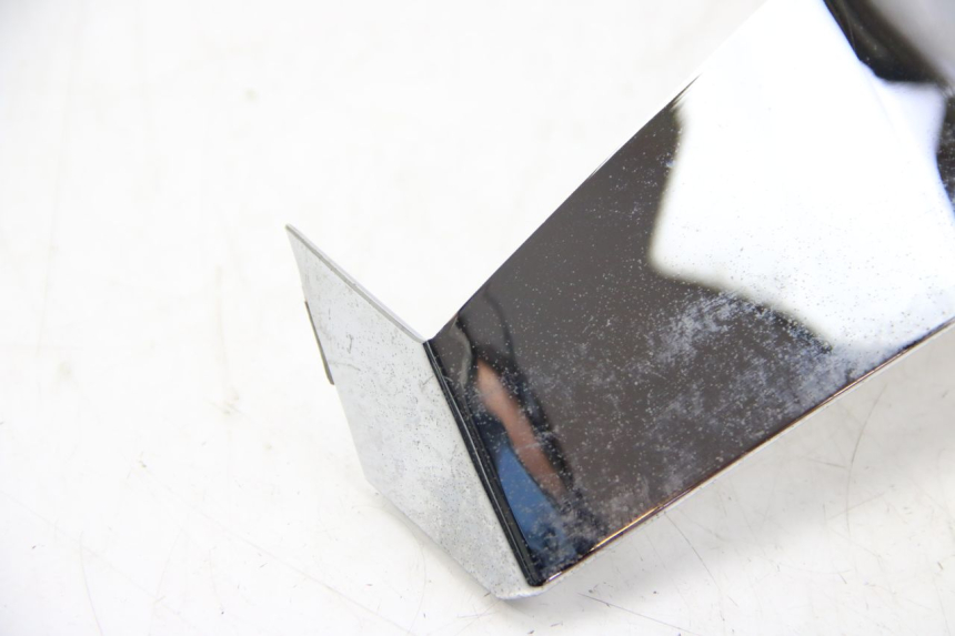 photo de JONCTION CARENAGE AVANT SUP PEUGEOT E-VIVACITY 1 (2012 - 2018) - Gros plan technique