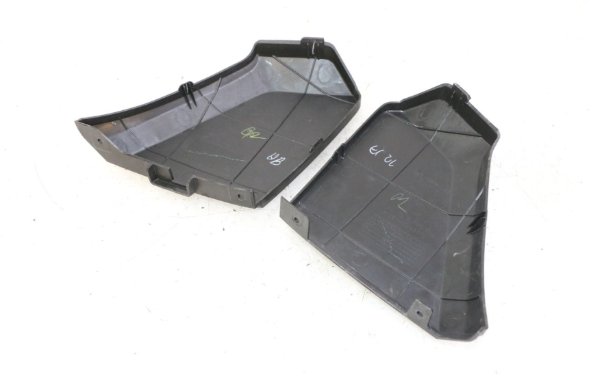 photo de JONCTION CARENAGE AVANT SUP HONDA FORZA ABS 300 (2013 - 2017) - Zoom état d’usage