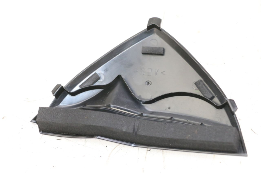 photo de JONCTION CARENAGE AVANT SUP YAMAHA FZ1 FAZER 1000 (2007 - 2009) - Détail de la pièce