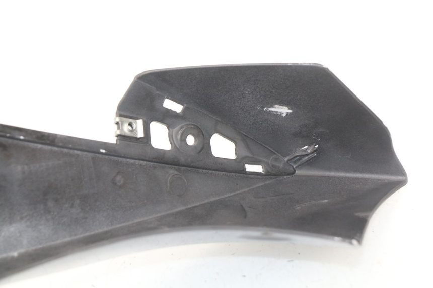 photo de JONCTION CARENAGE AVANT SUP SUZUKI GSX-R GSXR 750 (2011 - 2016) - Gros plan technique