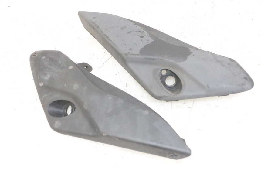 photo de JONCTION CARENAGE AVANT SUP PIAGGIO IE MP3 YOURBAN 300 (2011 - 2016) - Vue principale