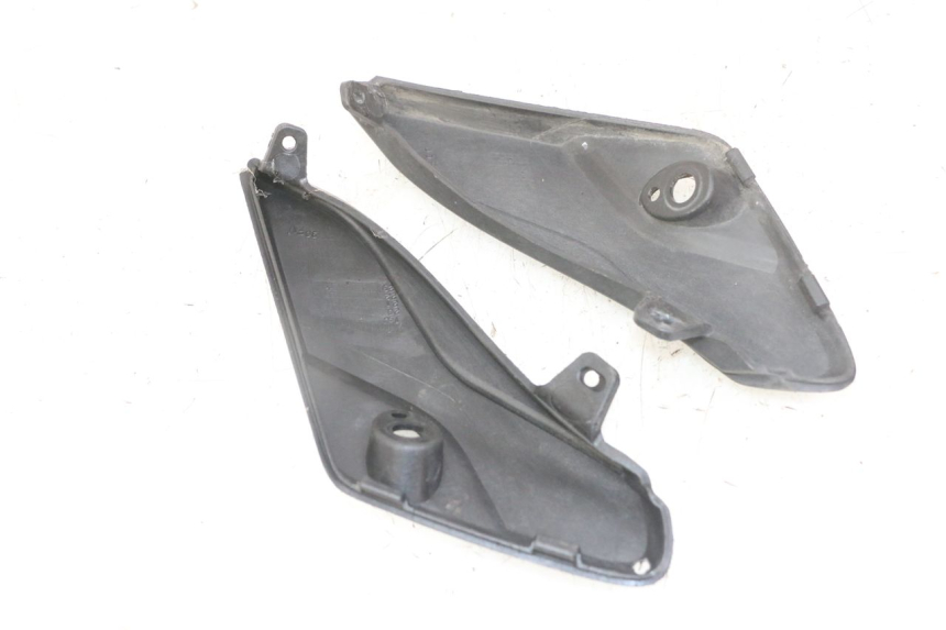 photo de JONCTION CARENAGE AVANT SUP PIAGGIO IE MP3 YOURBAN 300 (2011 - 2016) - Vue d’ensemble