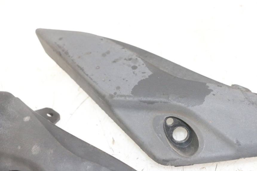 photo de JONCTION CARENAGE AVANT SUP PIAGGIO IE MP3 YOURBAN 300 (2011 - 2016) - Points de fixation