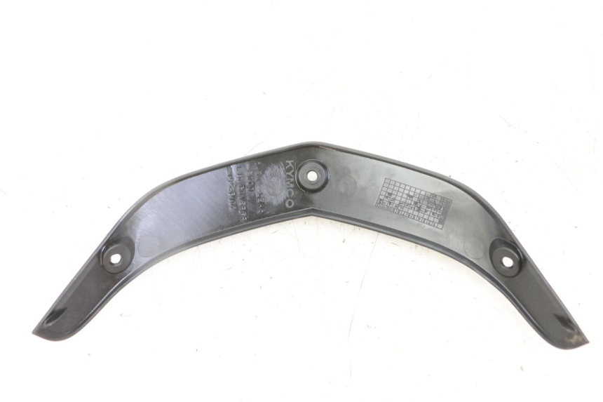 photo de JONCTION CARENAGE AVANT SUP KYMCO DINK 4T 50 (2007 - 2018) - Détail de la pièce