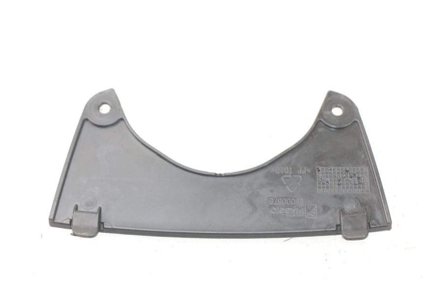 photo de JONCTION CARENAGE AVANT SUP PIAGGIO MP3 HPE 500 (2019 - 2022) - Zoom état d’usage