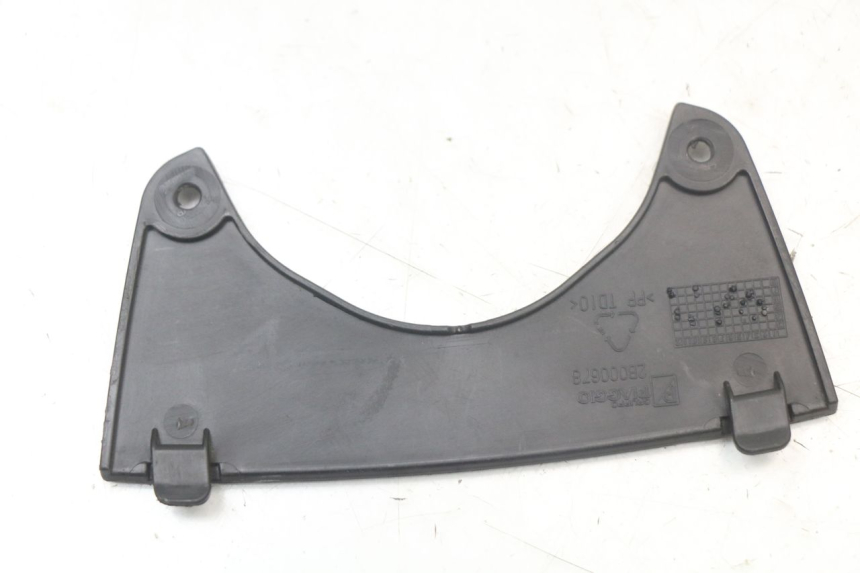 photo de JONCTION CARENAGE AVANT SUP PIAGGIO MP3 HPE 350 (2018 - 2020) - Autre angle de vue