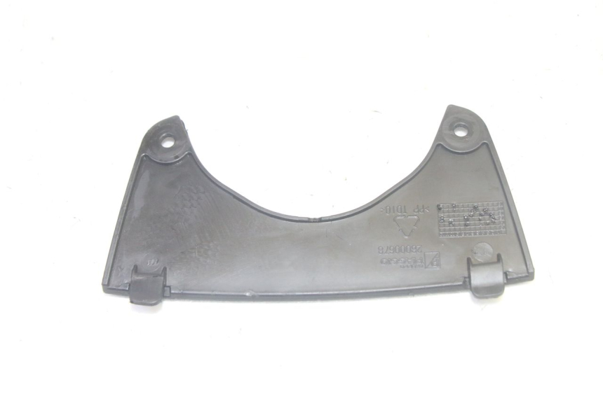 photo de JONCTION CARENAGE AVANT SUP PIAGGIO MP3 HPE 350 (2018 - 2020) - Autre angle de vue