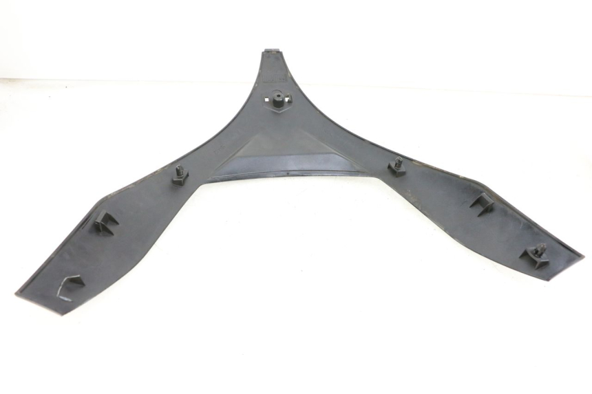 photo de JONCTION CARENAGE AVANT SUP PIAGGIO MP3 125 (2006 - 2014) - Zoom état d’usage