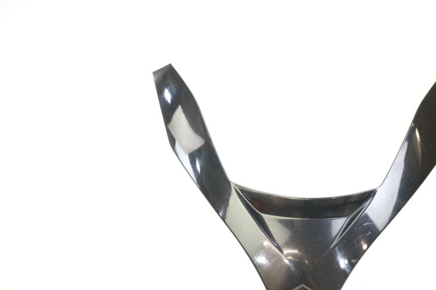 photo de JONCTION CARENAGE AVANT SUP PIAGGIO MP3 125 (2006 - 2014) - Autre angle de vue