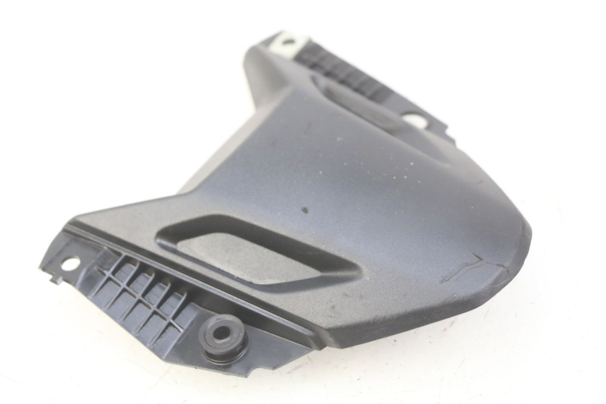 photo de JONCTION CARENAGE AVANT SUP YAMAHA MT-07 MT07 700 (2018 - 2020) - Détail de la pièce