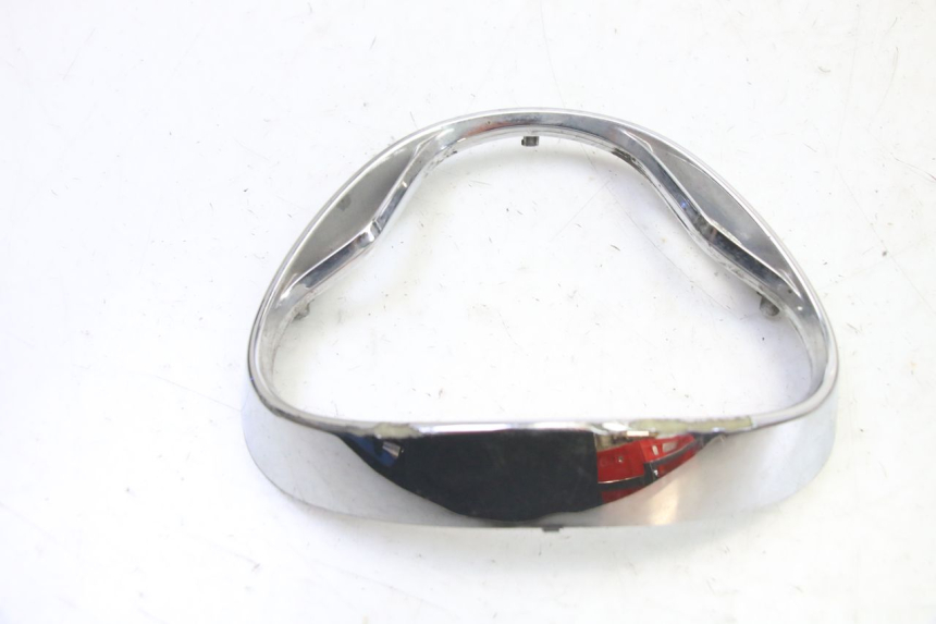 photo de JONCTION CARENAGE AVANT SUP KYMCO LIKE 4T 50 (2019 - 2025) - Gros plan technique