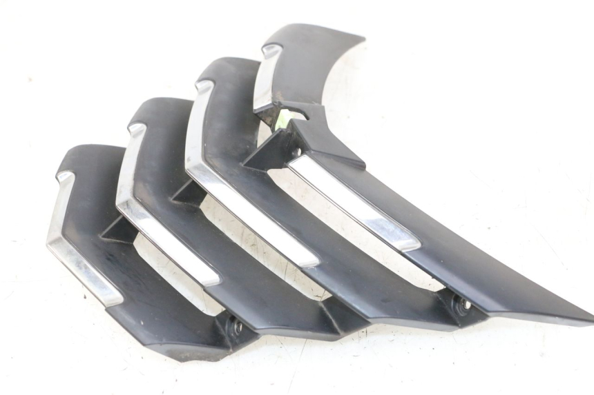 photo de JONCTION CARENAGE AVANT SUP PEUGEOT CITYSTAR 50 (2013 - 2017) - Vue principale