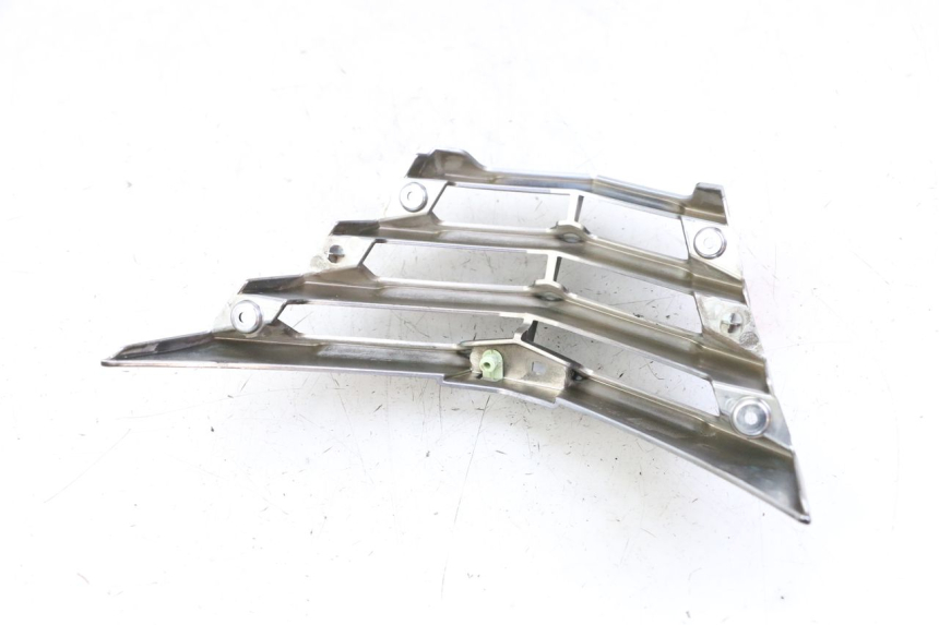 photo de JONCTION CARENAGE AVANT SUP PEUGEOT CITYSTAR 50 (2013 - 2017) - Zoom état d’usage