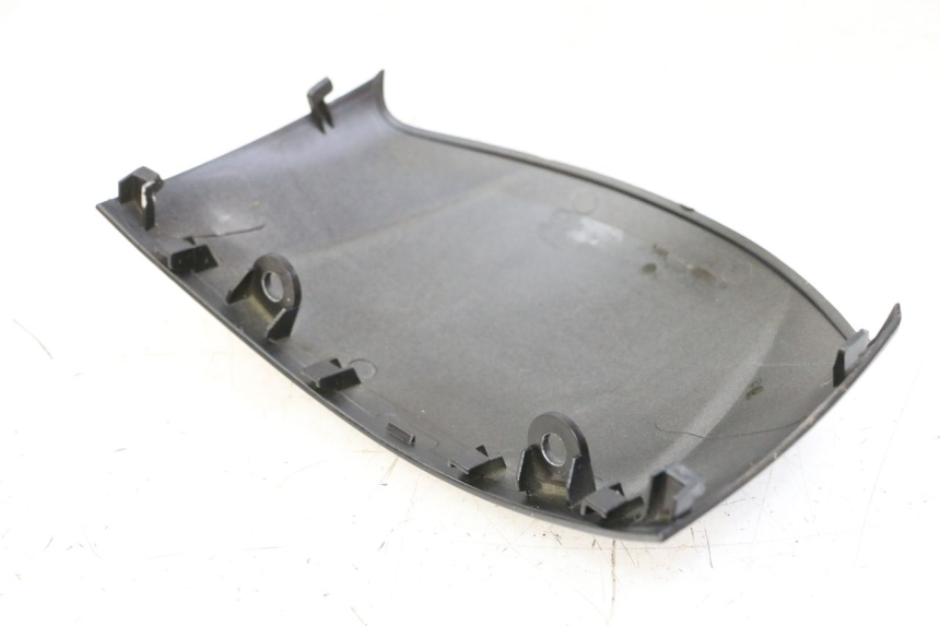 photo de JONCTION CARENAGE AVANT SUP PEUGEOT TWEET 4T 50 (2014 - 2019) - Détail de la pièce