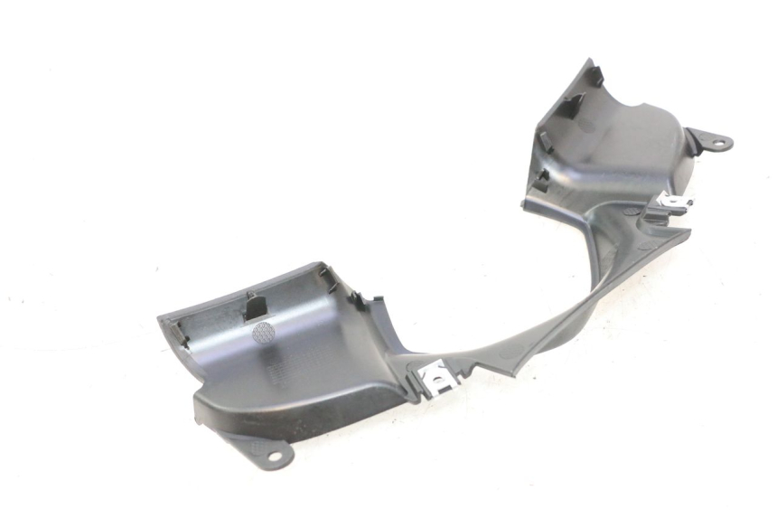 photo de JONCTION CARENAGE AVANT SUP JM MOTORS R-MAX TECH 50 (2024 - 2026) - Zoom état d’usage