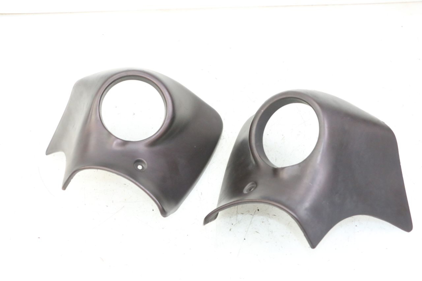 photo de JONCTION CARENAGE AVANT SUP APRILIA SCARABEO GT TOURING 125 (1999 - 2005) - Vue principale