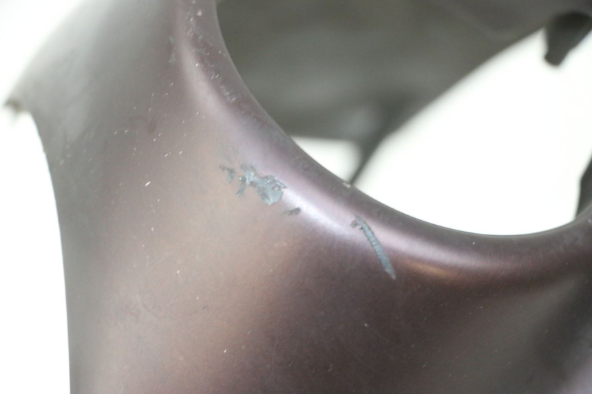 photo de JONCTION CARENAGE AVANT SUP APRILIA SCARABEO GT TOURING 125 (1999 - 2005) - Détail de la pièce