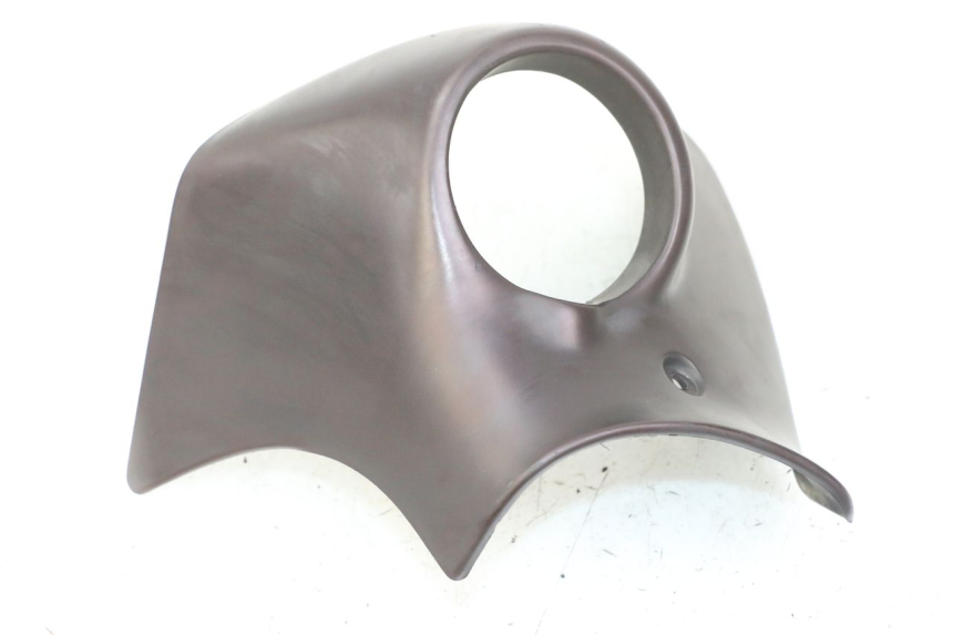 photo de JONCTION CARENAGE AVANT SUP APRILIA SCARABEO GT TOURING 125 (1999 - 2005) - Zoom composants