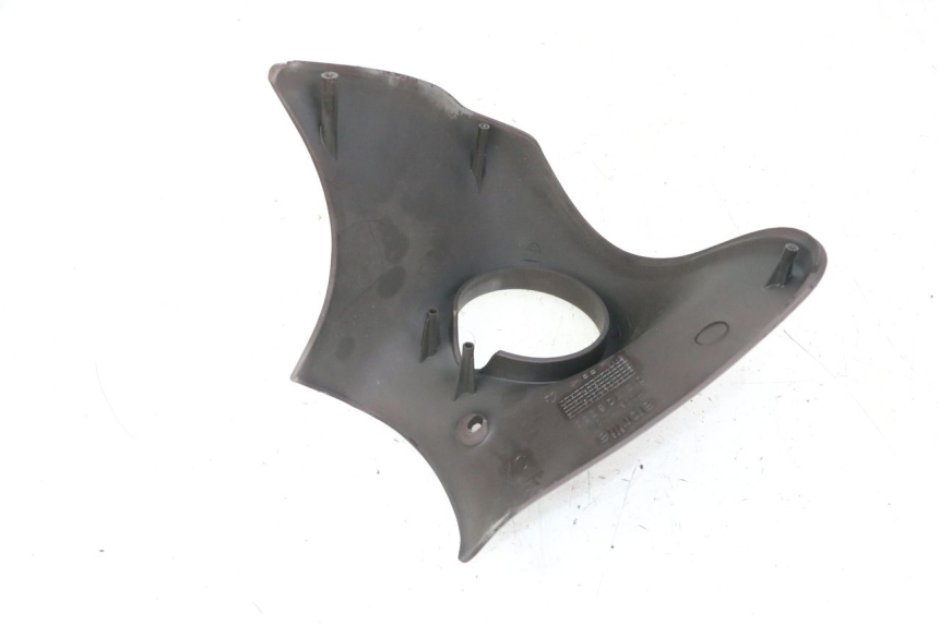 photo de JONCTION CARENAGE AVANT SUP APRILIA SCARABEO GT TOURING 125 (1999 - 2005) - Autre angle de vue