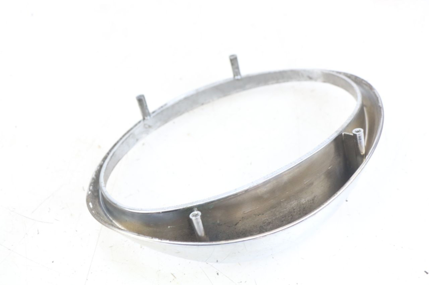 photo de JONCTION CARENAGE AVANT SUP APRILIA SCARABEO 100 (2003 - 2012) - Détail de la pièce