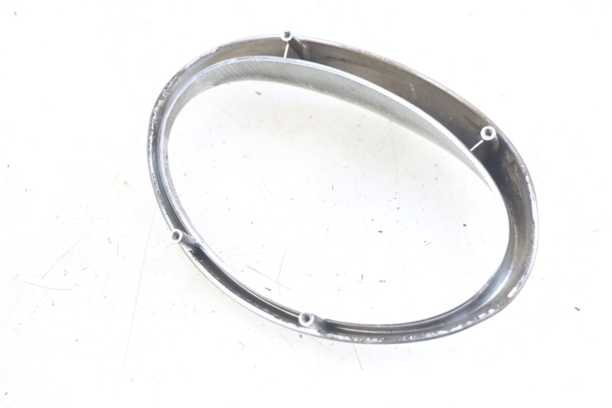 photo de JONCTION CARENAGE AVANT SUP APRILIA SCARABEO 100 (2003 - 2012) - Zoom état d’usage