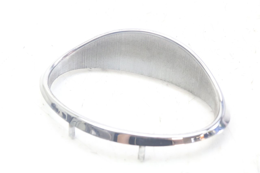 photo de JONCTION CARENAGE AVANT SUP APRILIA SCARABEO 100 (2003 - 2012) - Zoom état d’usage