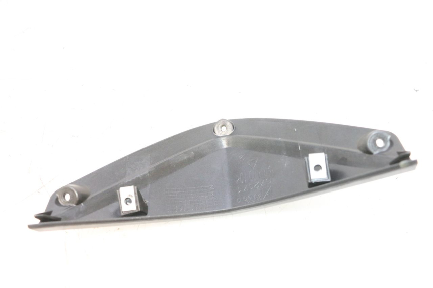 photo de JONCTION CARENAGE AVANT SUP APRILIA SR MOTARD 50 (2012 - 2018) - Autre angle de vue