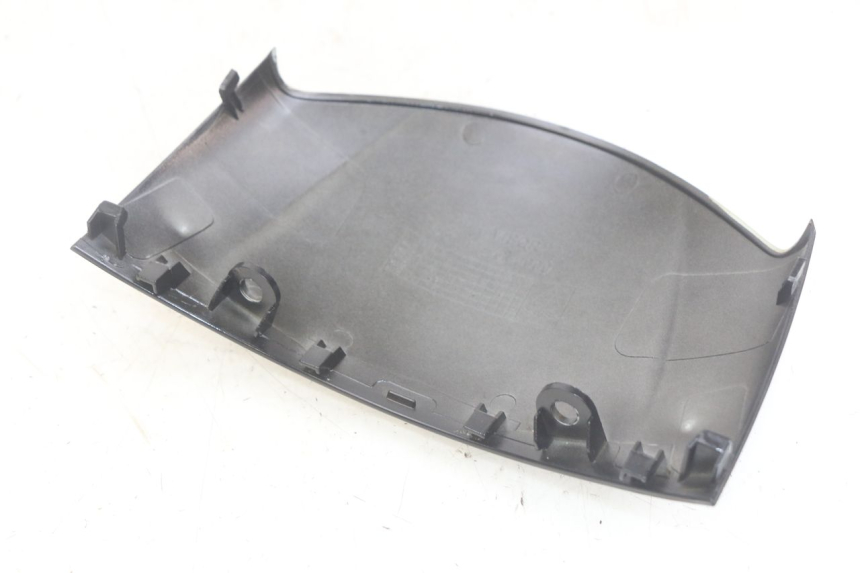 photo de JONCTION CARENAGE AVANT SUP PEUGEOT TWEET 4T 50 (2018 - 2022) - Zoom état d’usage