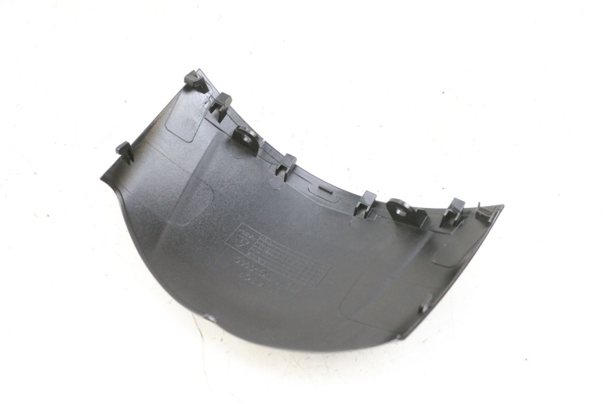 photo de JONCTION CARENAGE AVANT SUP PEUGEOT TWEET PRO EFI 4T 50 (2021 - 2022) - Zoom état d’usage