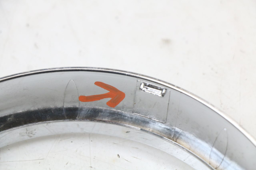 photo de JONCTION CARENAGE AVANT SUP PIAGGIO VESPA PRIMAVERA 4T 50 (2021 - 2024) - Autre angle de vue