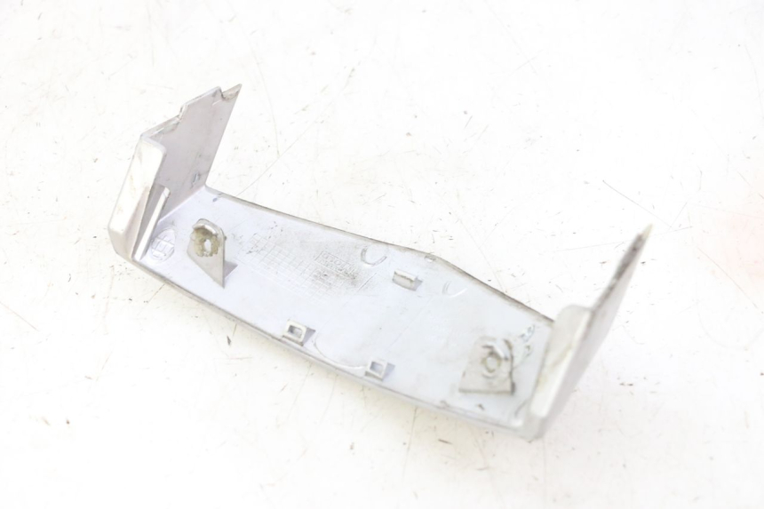 photo de JONCTION CARENAGE AVANT SUP PEUGEOT VIVACITY NEW 2T 50 (2008 - 2017) - Zoom état d’usage