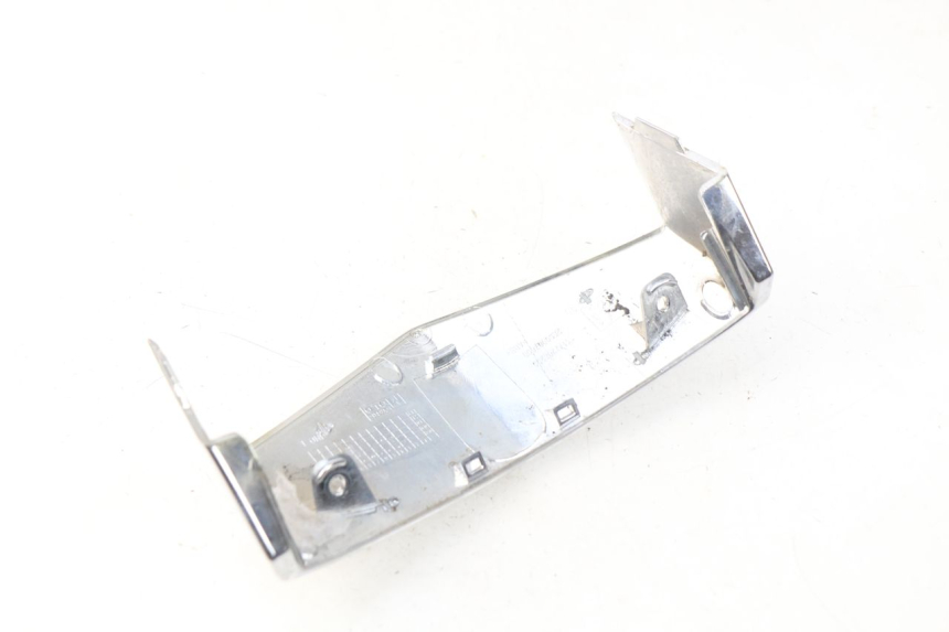 photo de JONCTION CARENAGE AVANT SUP PEUGEOT VIVACITY NEW 4T 50 (2008 - 2017) - Détail de la pièce