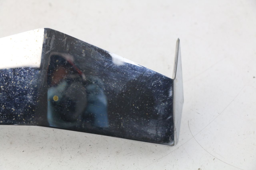 photo de JONCTION CARENAGE AVANT SUP PEUGEOT VIVACITY NEW 4T 50 (2008 - 2017) - Autre angle de vue