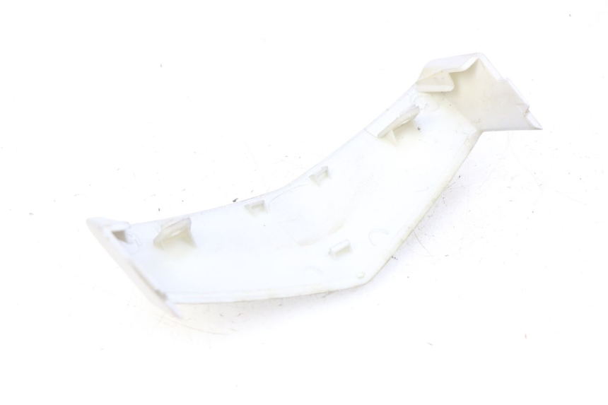 photo de JONCTION CARENAGE AVANT SUP PEUGEOT VIVACITY NEW 4T 50 (2008 - 2017) - Autre angle de vue