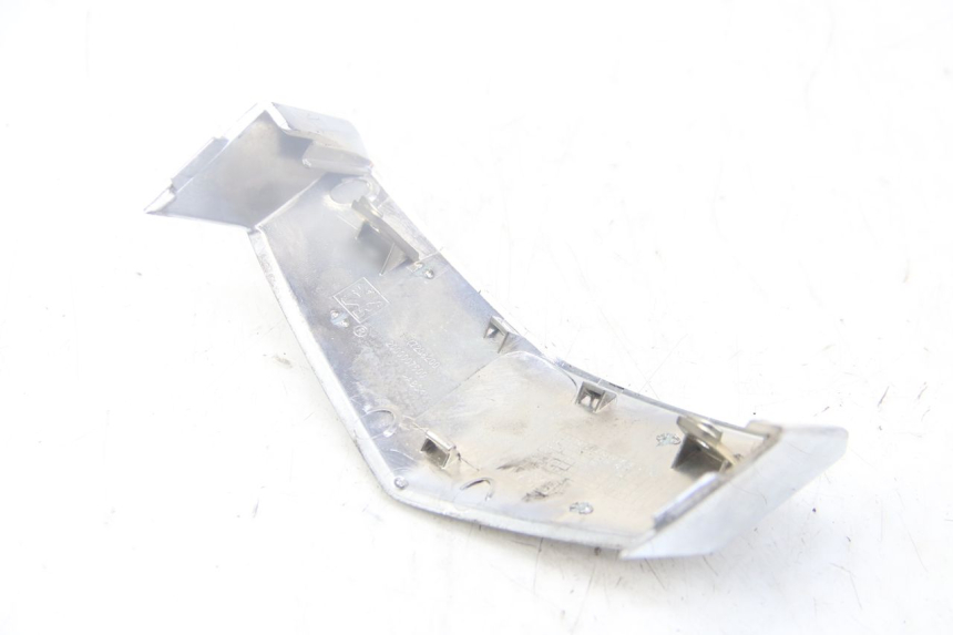 photo de JONCTION CARENAGE AVANT SUP PEUGEOT VIVACITY NEW 4T 50 (2008 - 2017) - Autre angle de vue