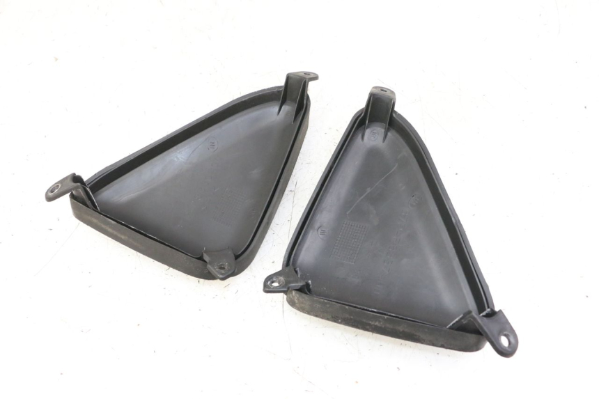 photo de JONCTION CARENAGE AVANT SUP YAMAHA X-MAX XMAX ABS 250 (2010 - 2014) - Détail de la pièce