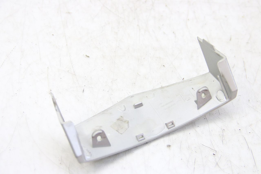 photo de JONCTION CARENAGE AVANT PEUGEOT VIVACITY NEW 2T 50 (2008 - 2017) - Zoom état d’usage