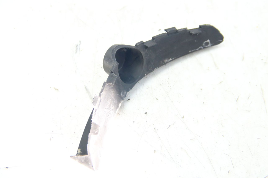 photo de JONCTION CARENAGE AVANT YAMAHA XMAX X-MAX 125 (2006 - 2009) - Autre angle de vue