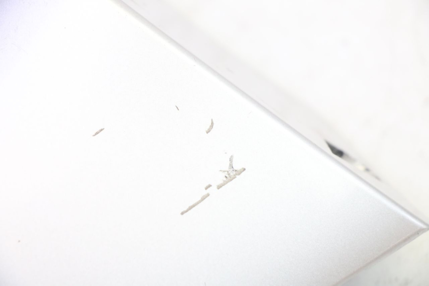 photo de JONCTION CARENAGE AVANT YAMAHA YP MAJESTY 125 (2002 - 2006) - Gros plan technique