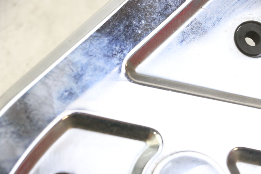 photo de JONCTION MARCHE PIED DROIT HYOSUNG GV AQUILA 125 (2000 - 2009) - Zoom état d’usage