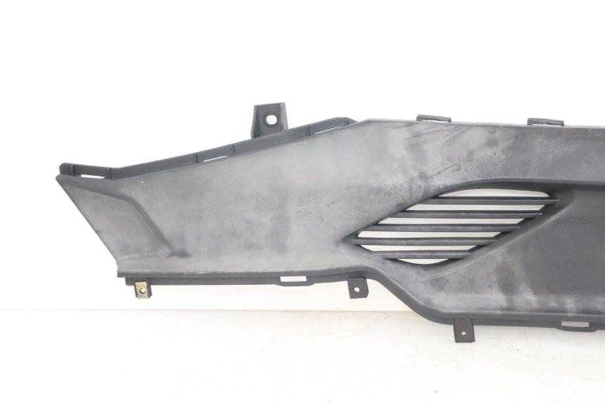 photo de Right footrest junction KYMCO DINK STREET ABS 125 (2011 - 2018) - Vue d’ensemble